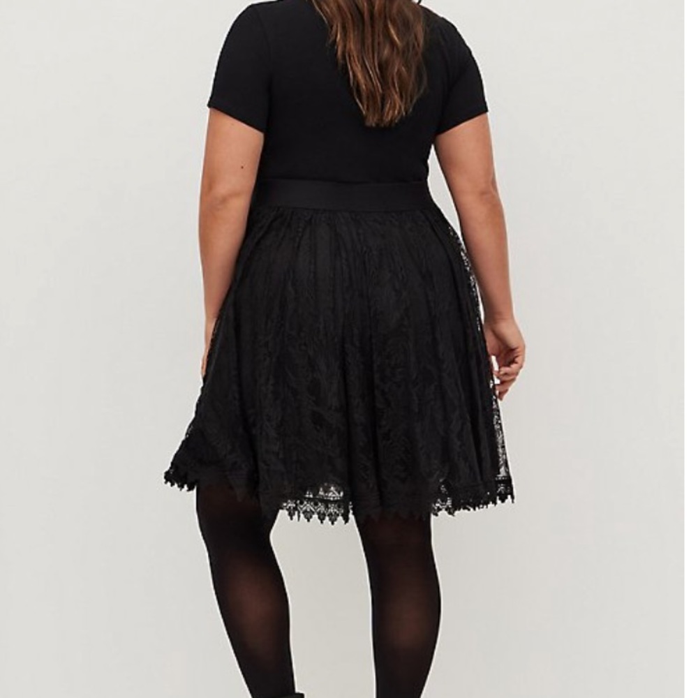 Torrid 00x Mini Skirt- Lace Black - Picture 5 of 8